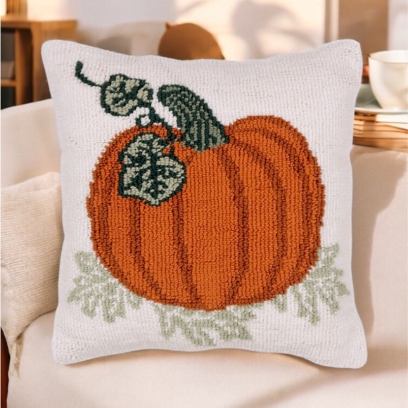 Ivory Pumpkin Knit Loop Throw Pillow Fall Autumn Home Decor Thanksgiving NWT - Picture 1 of 8